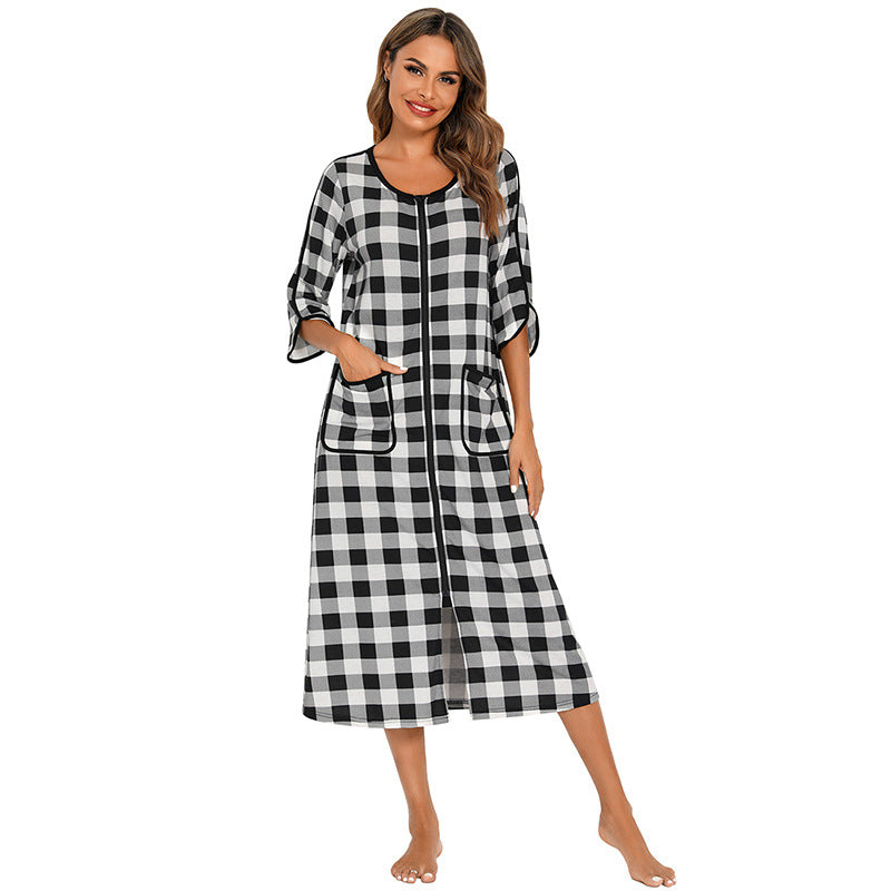 Zip-Front Hooded Bathrobe for Women – Soft Fleece Robe with Pockets & Full Zipper – Cozy Loungewear for Home, After Shower, Maternity | Thomler