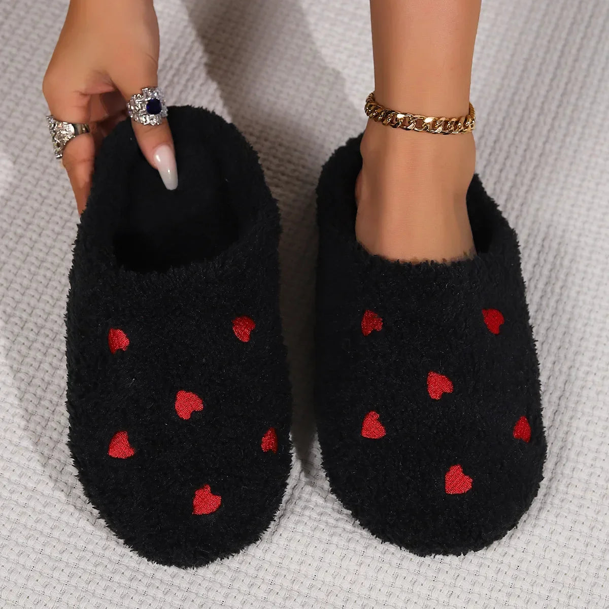 Heart-Shaped House Slippers for Women – Cushioned Quiet Sole Indoor Footwear for Bedroom & Living Room | Thomler