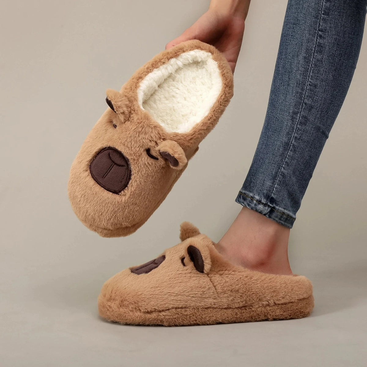 Plush Capybara Slippers for Women and Men – Ultra-Soft Fleece House Shoes with Animal Print, Lightweight Indoor Footwear | Thomler