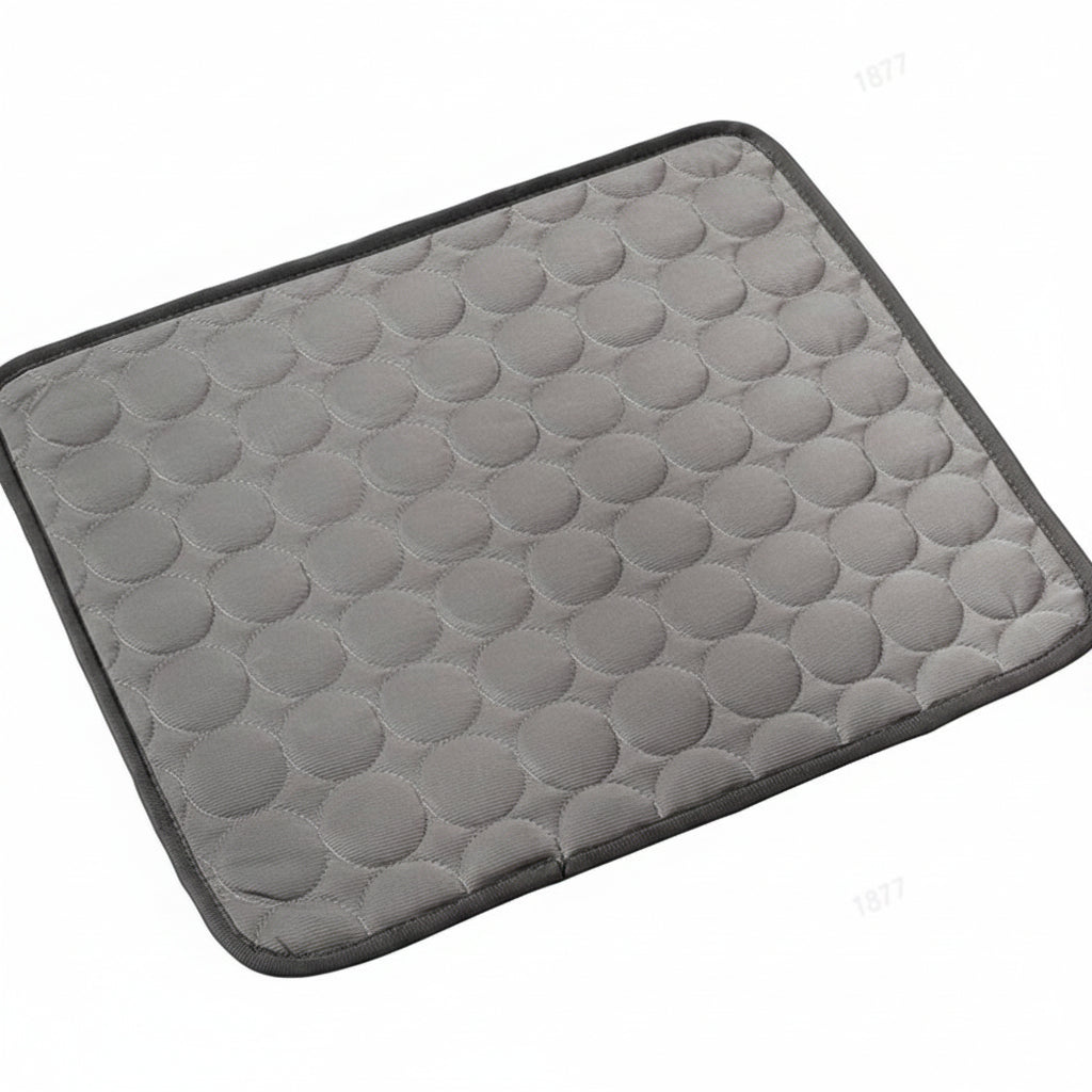 Breathable Summer Comfort Mat for Dogs & Cats – Cool-Touch Surface, Quilted Design for Indoor Use | Thomler