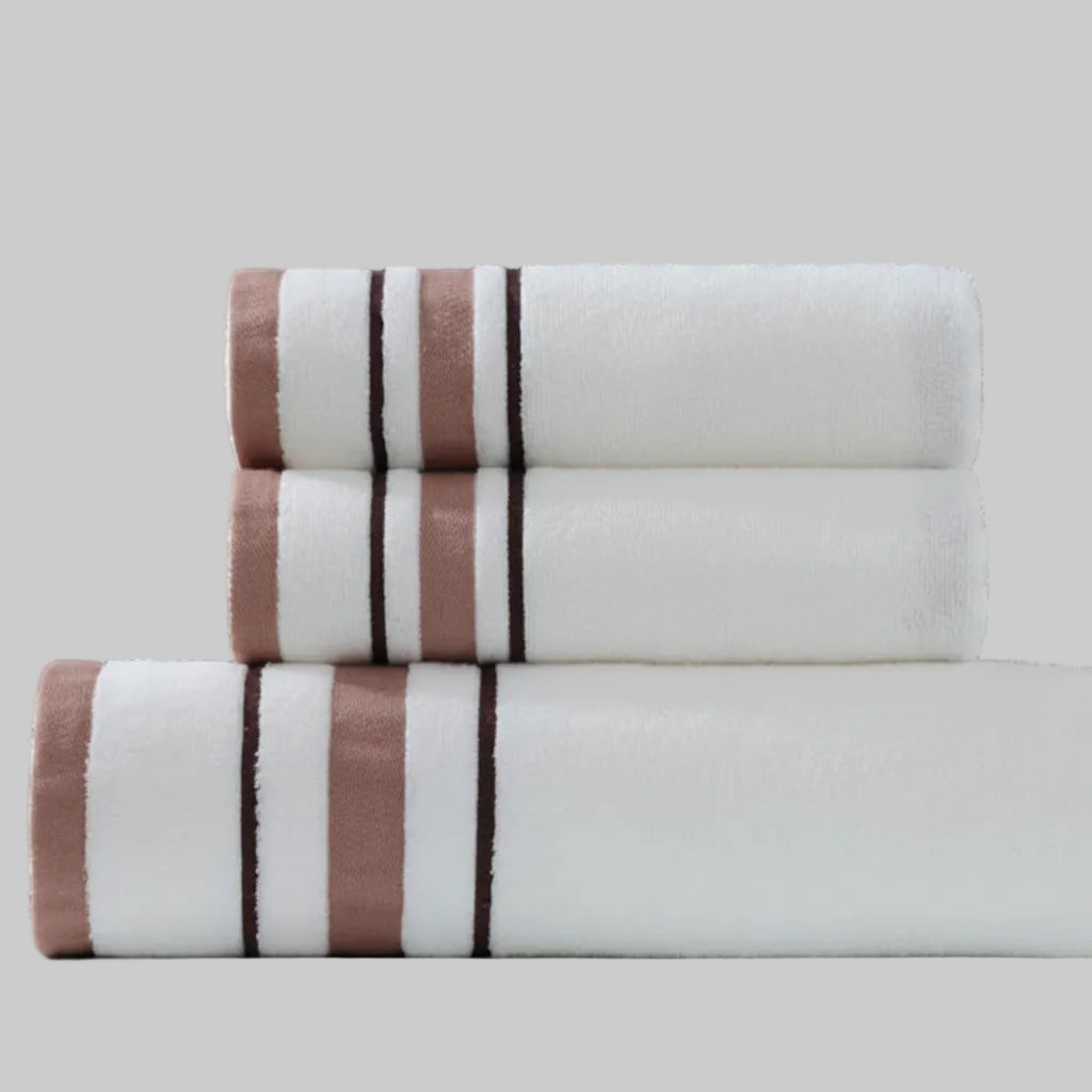 Plush Cotton Bath Towel Set – Ultra-Soft Absorbent Bathroom Towels for Home, Guest Bath, Shower & Spa – Classic Everyday Comfort | Thomler