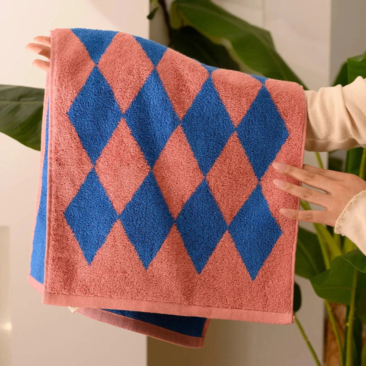 Diamond-Stripe 100% Cotton Bath & Face Towel Set – Vintage-Inspired Absorbent Terry for Bathroom, Beach & Travel | Thomler