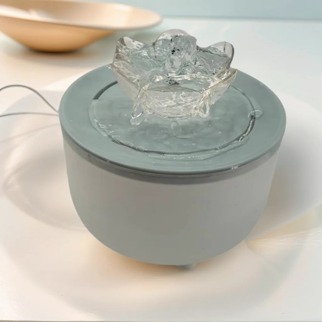 Rechargeable Pet Hydration Fountain 41 fl oz Quiet Circulating Filtered System for Dogs & Cats USB Powered | Thomler