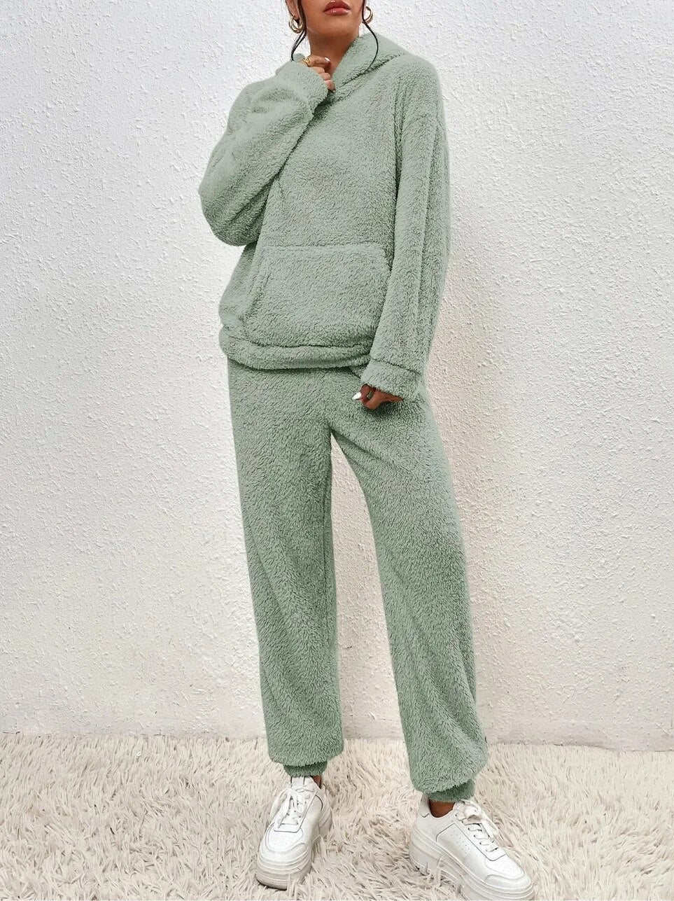 Hooded Teddy Fleece Loungewear Set for Women – Two-Piece Oversized Sweatsuit with Pocket – Cozy Winter Homewear Outfit | Thomler