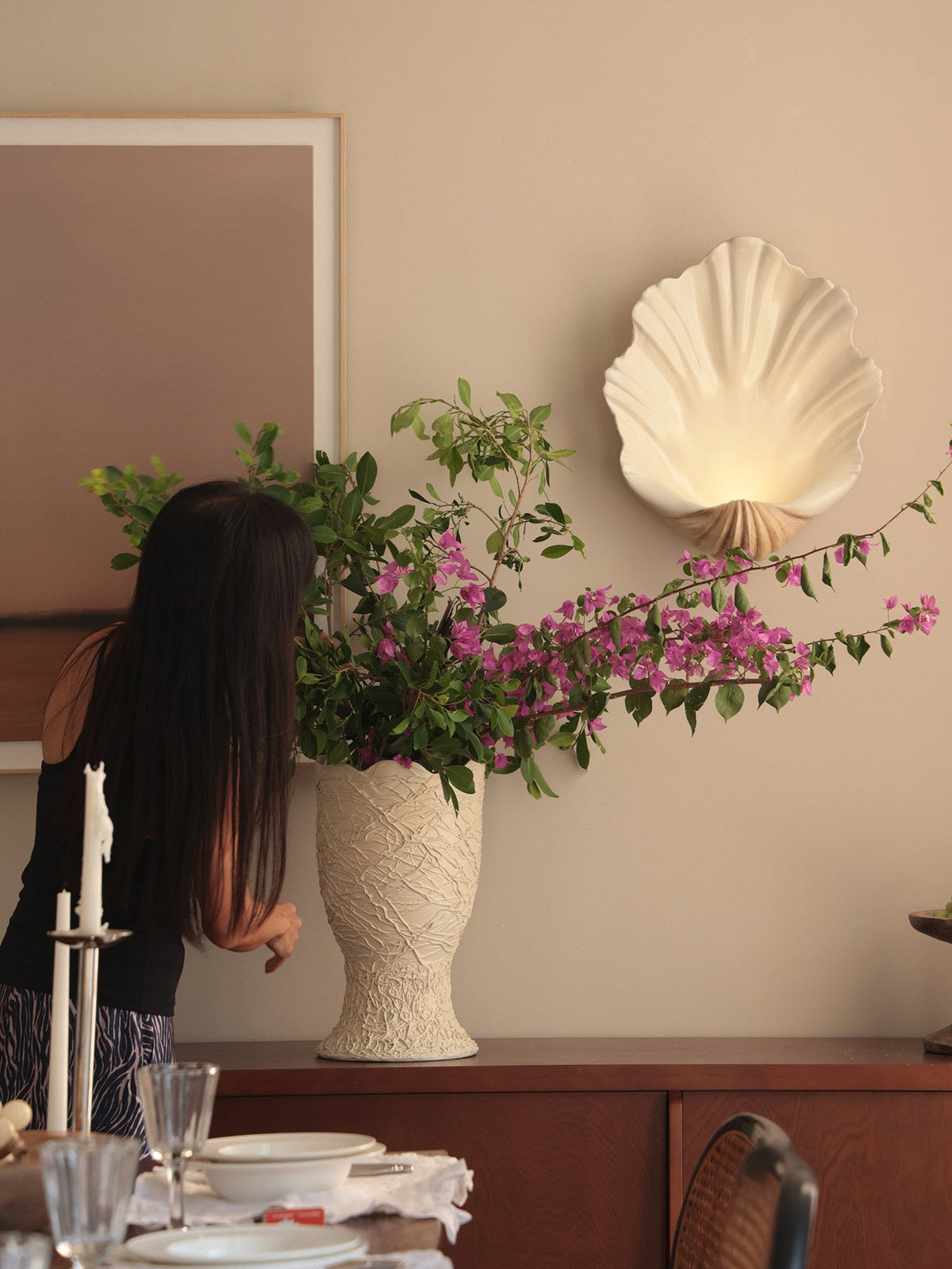 Coastal Seashell Decorative Uplight – Cream & Natural Wood Finish – Battery or Hardwired E12 Socket for Bedroom, Living Room or Bath | Thomler