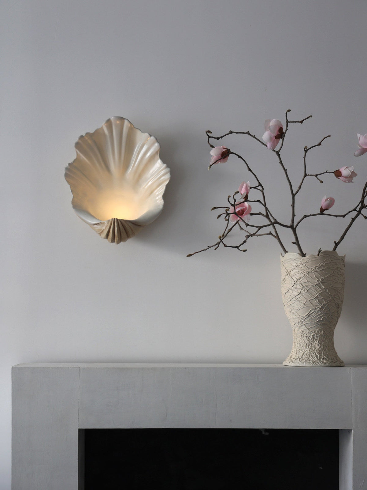 Coastal Seashell Decorative Uplight – Cream & Natural Wood Finish – Battery or Hardwired E12 Socket for Bedroom, Living Room or Bath | Thomler