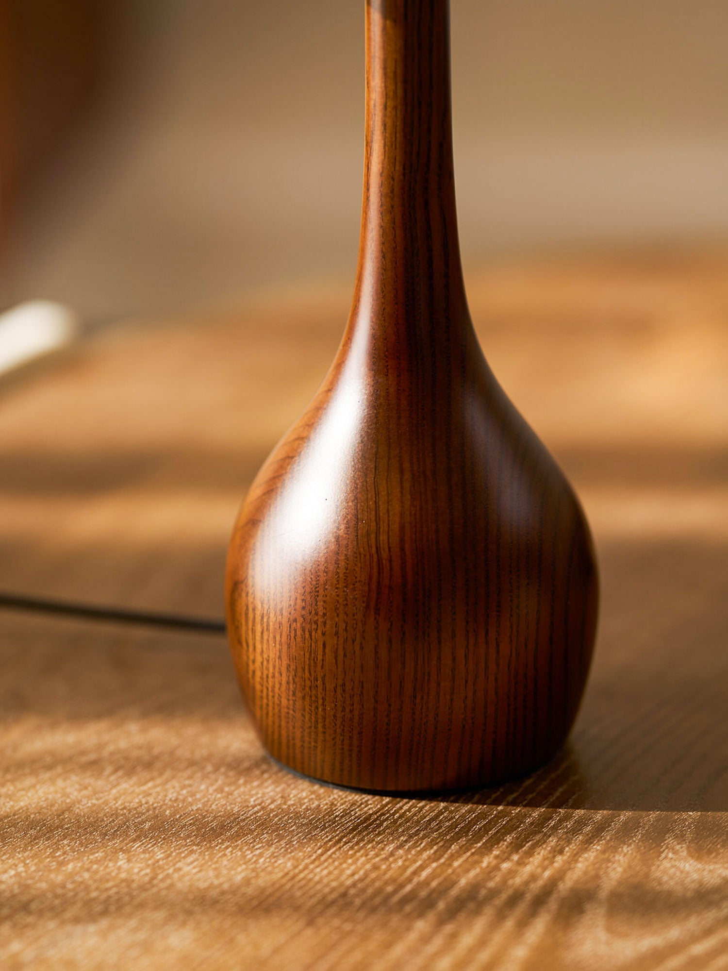 Wooden Table Lamp 9.8 in (25.0 cm) Amber Glass Shade Indoor Desk Lighting Warm Glow | Thomler