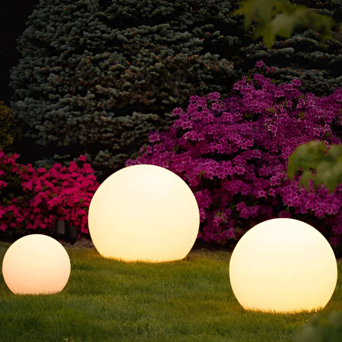 Rechargeable LED Sphere Light for Outdoor & Indoor Use – Cordless Color-Changing Globe Lamp for Patio, Yard, Deck & Events | Thomler
