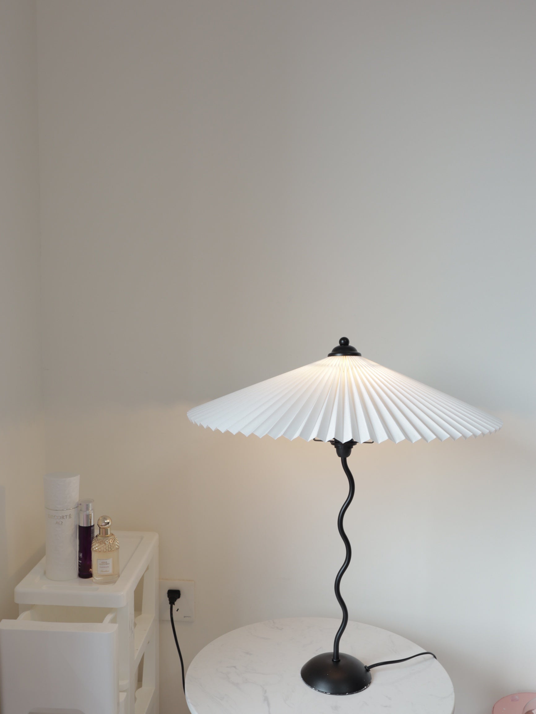 Metal Table Lamp 16.9 in Pleated Fabric Shade Curved Base Bedroom Living Room Nordic Minimalist Desk Lighting | Thomler