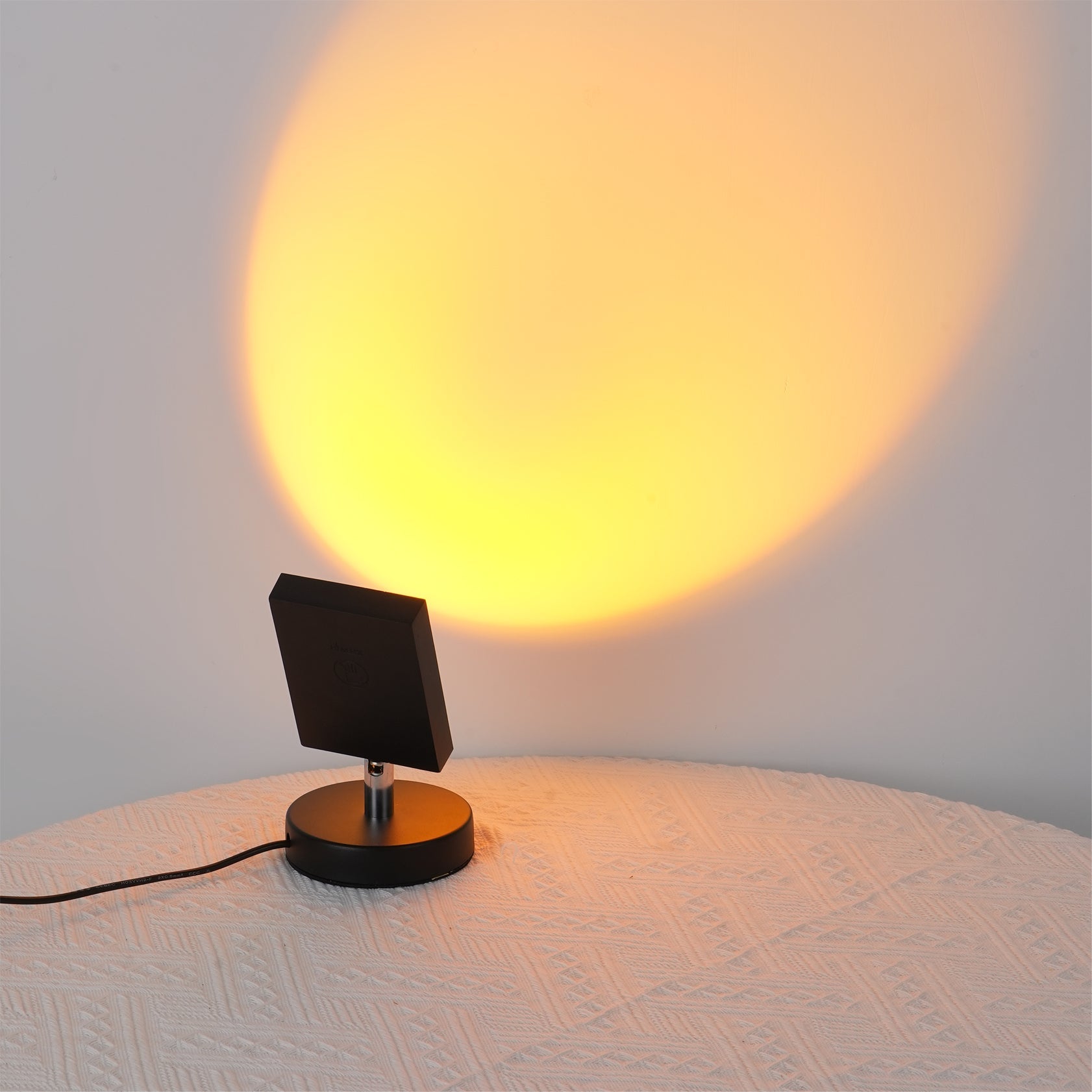 Color Projector Aluminum 4.7 in x 7.8 in Black Indoor Sunset Red Lighting | Thomler