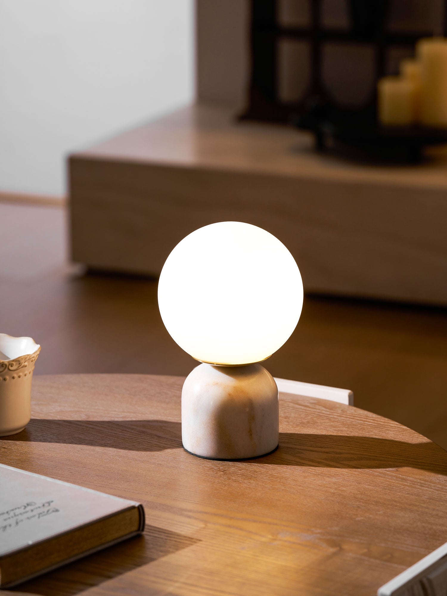 Marble Table Lamp 9.1 in (23.0 cm) Glass Globe Indoor Ambient Lighting Minimalist Modern Desk Light | Thomler