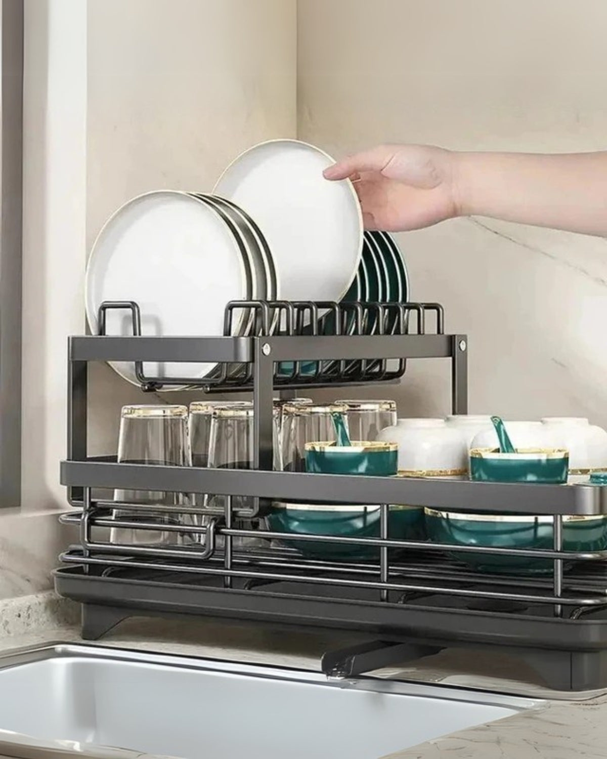 Modern afdruiprek van carbon staal met 360° draaibare afvoer – luxe keukendroogrek met meerdere niveaus | Sansoti