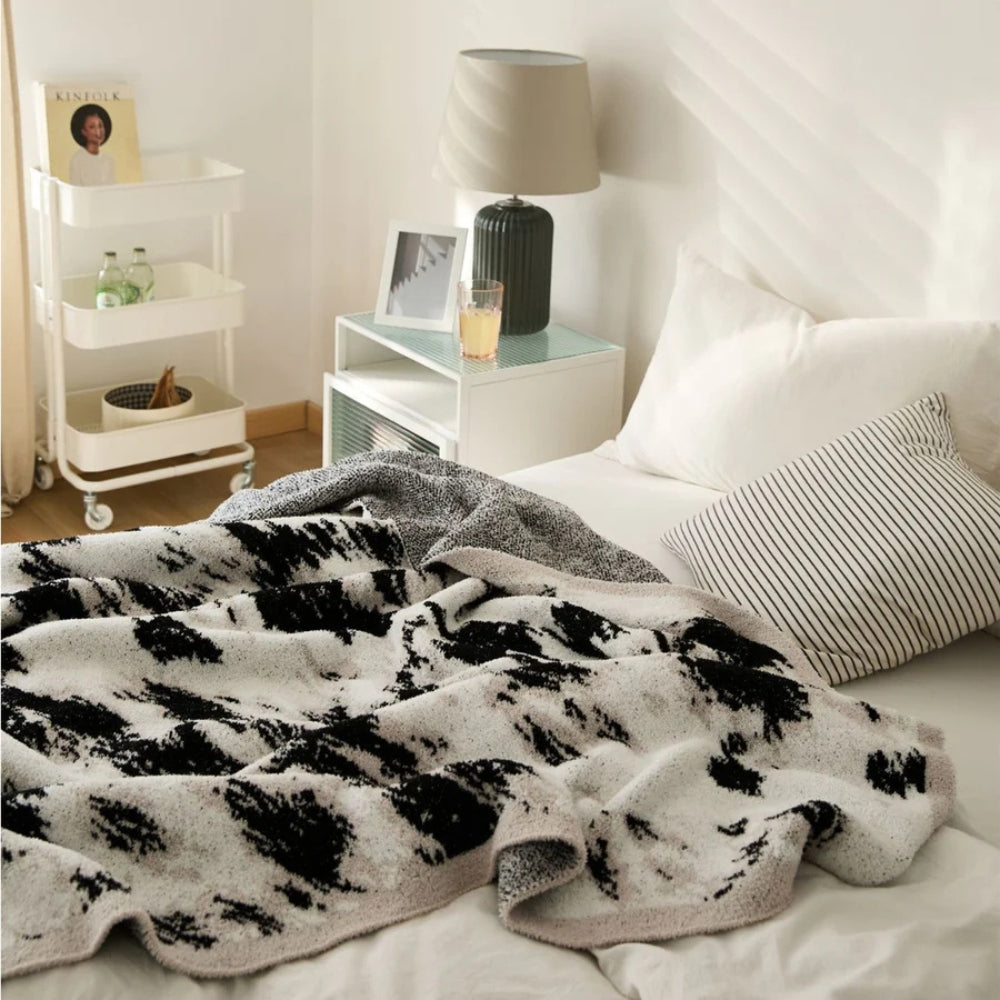 Chunky Textured Knit Blanket – Two-Tone Woven Accent Throw for Couch & Bed – Machine Washable Cotton-Poly Blend – Scandinavian Style Home | Thomler