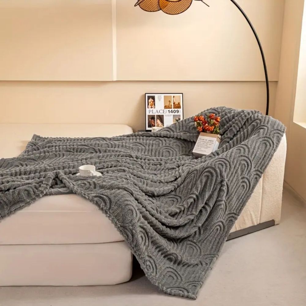Textured Throw Blanket with Curved Relief Design – Soft Microfiber for Couch & Bed | Thomler
