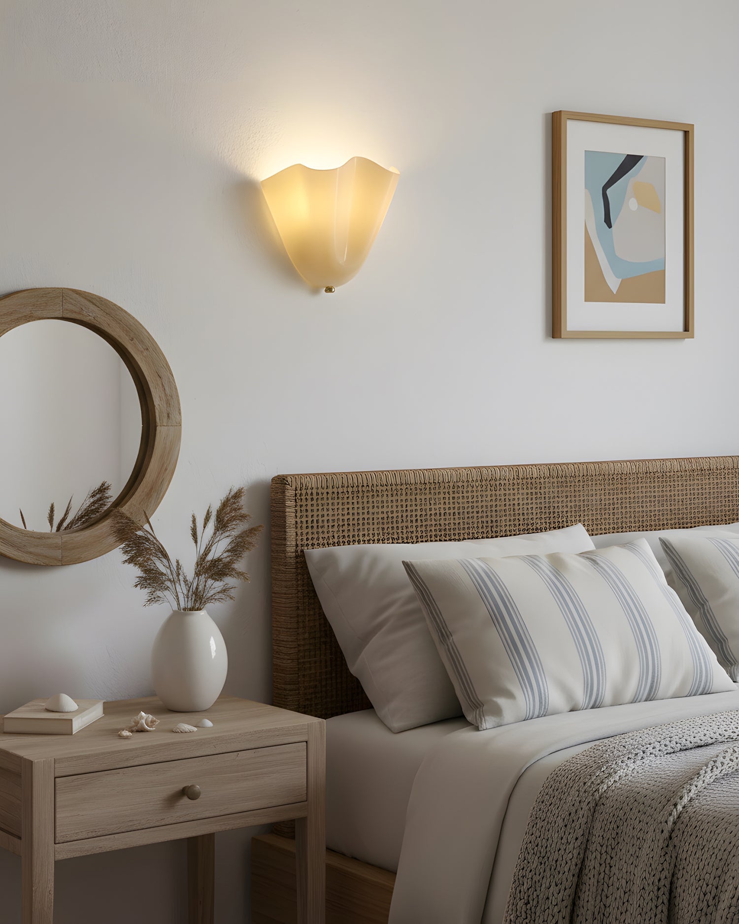 Wall Lamp Glass 11 in Hand Blown Petal Shade Bedroom Hallway Decorative Sconce Lighting Fixture | Thomler
