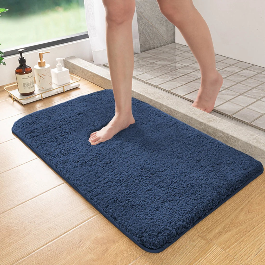 Microfiber Bathroom Mat with Non-Slip Backing – Fast-Drying Water-Absorbent Floor Mat for Shower and Tub – Machine Washable | Thomler