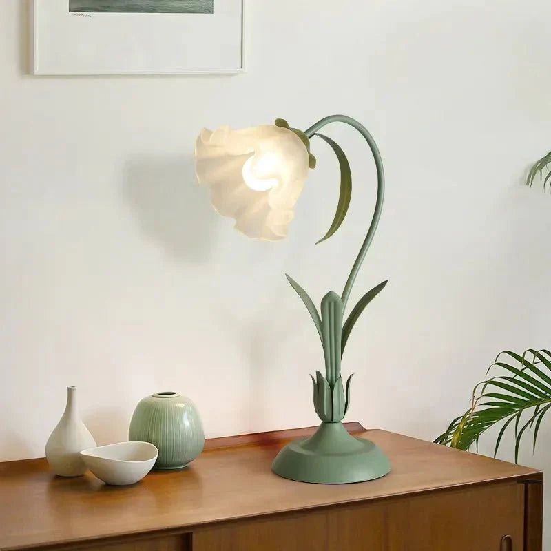 Handcrafted Botanical Bedside Light with Pressed Flower Design and Rotary Switch | Thomler