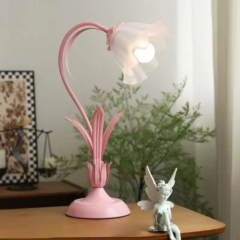 Handcrafted Botanical Bedside Light with Pressed Flower Design and Rotary Switch | Thomler