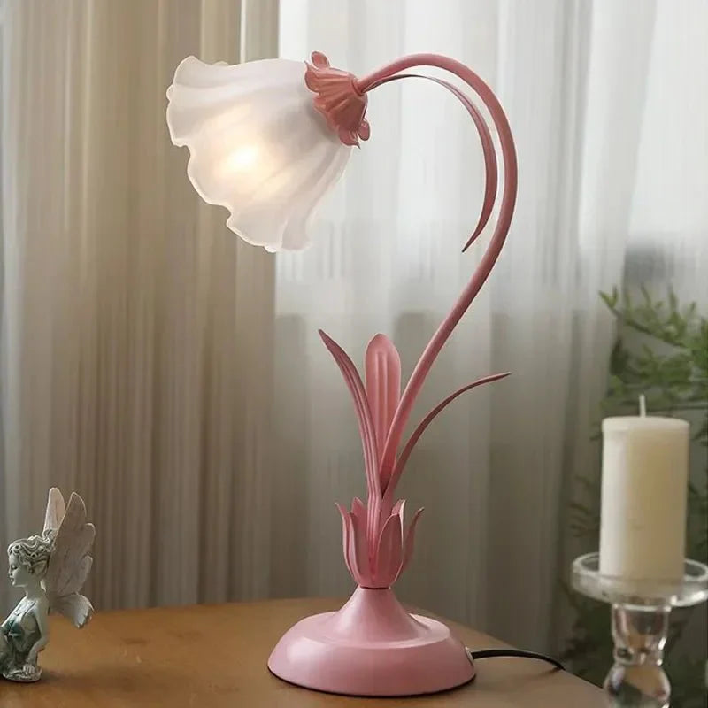 Handcrafted Botanical Bedside Light with Pressed Flower Design and Rotary Switch | Thomler