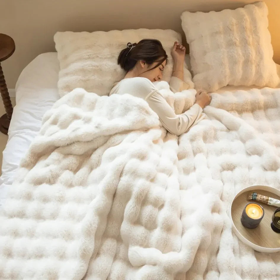 Ultra-Soft Plush Fleece Throw Blanket for Couch, Bed & Year-Round Comfort – Cozy Oversized Luxury Blanket for Living Room & Bedroom | Thomler