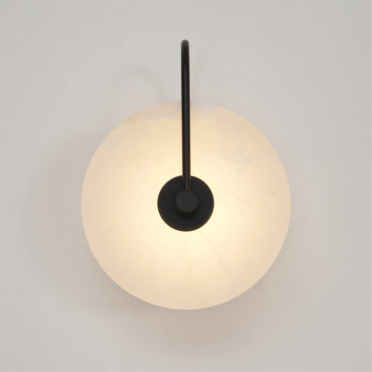 Natural Alabaster LED Wall Sconce – Stone Circle Light with Black or Gold Frame – Warm Glow Accent Lamp for Bedroom Hallway Living Room | Thomler