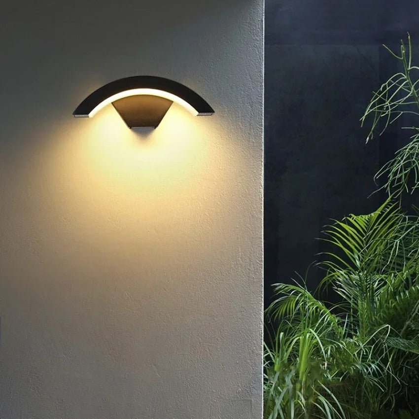 Outdoor Motion Sensor Wall Sconce – Weatherproof LED Security Light with Curved Aluminum Design for Patio, Entryway & Garden Path Lighting | Thomler