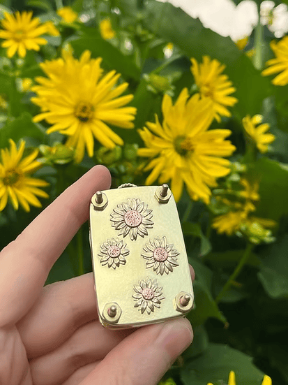 Compact Metal Botanical Press for Dried Flowers & Leaves – Portable Travel Herbarium Kit for Nature Journaling & Resin Crafts | Thomler
