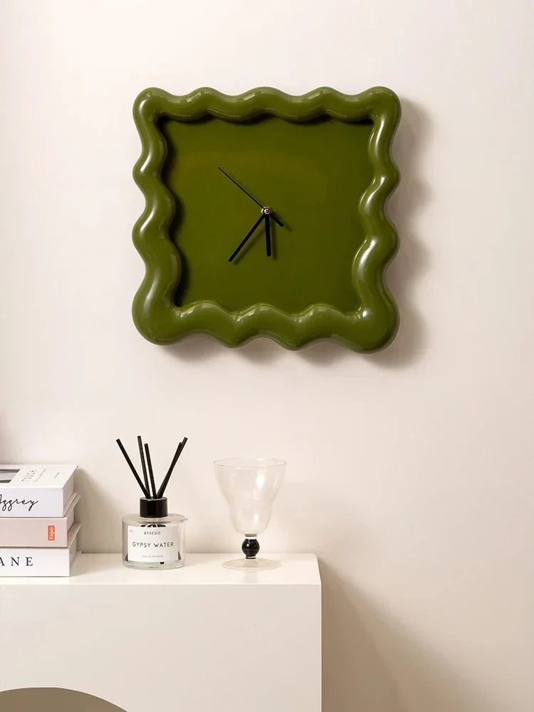 Wandklok Wit Golvend Frame 30cm Minimalistisch ABS Woonkamer Slaapkamer Modern | Sansoti