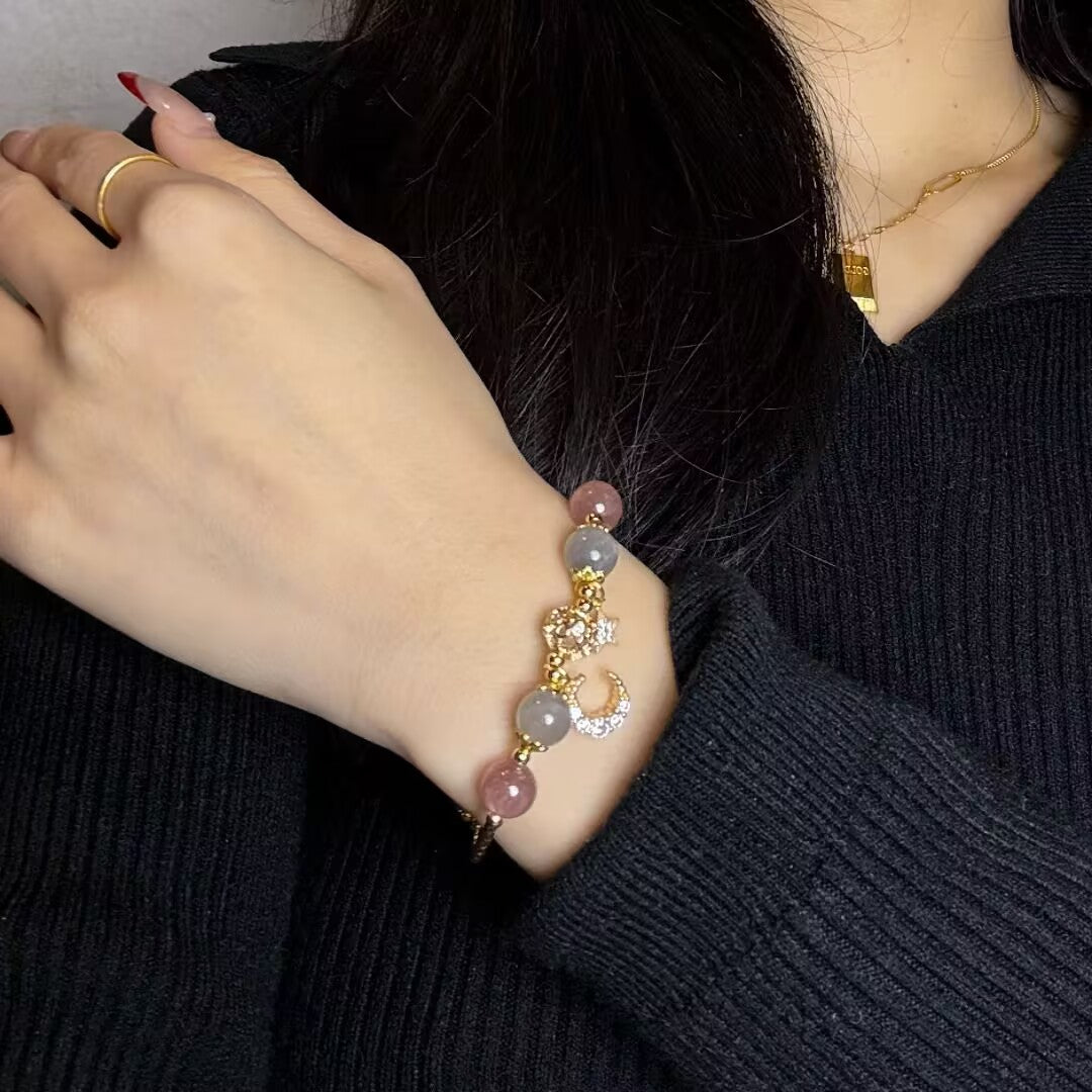 Labradorite & Strawberry Quartz Beaded Bracelet with Moon & Star Charm – Women's Gemstone Jewelry for Meditation & Everyday Wear | Thomler
