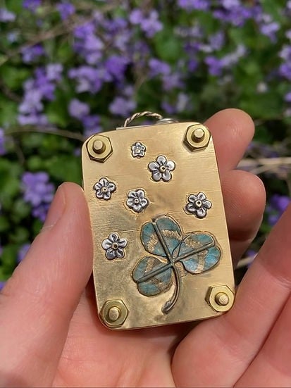 Compact Metal Botanical Press for Dried Flowers & Leaves – Portable Travel Herbarium Kit for Nature Journaling & Resin Crafts | Thomler