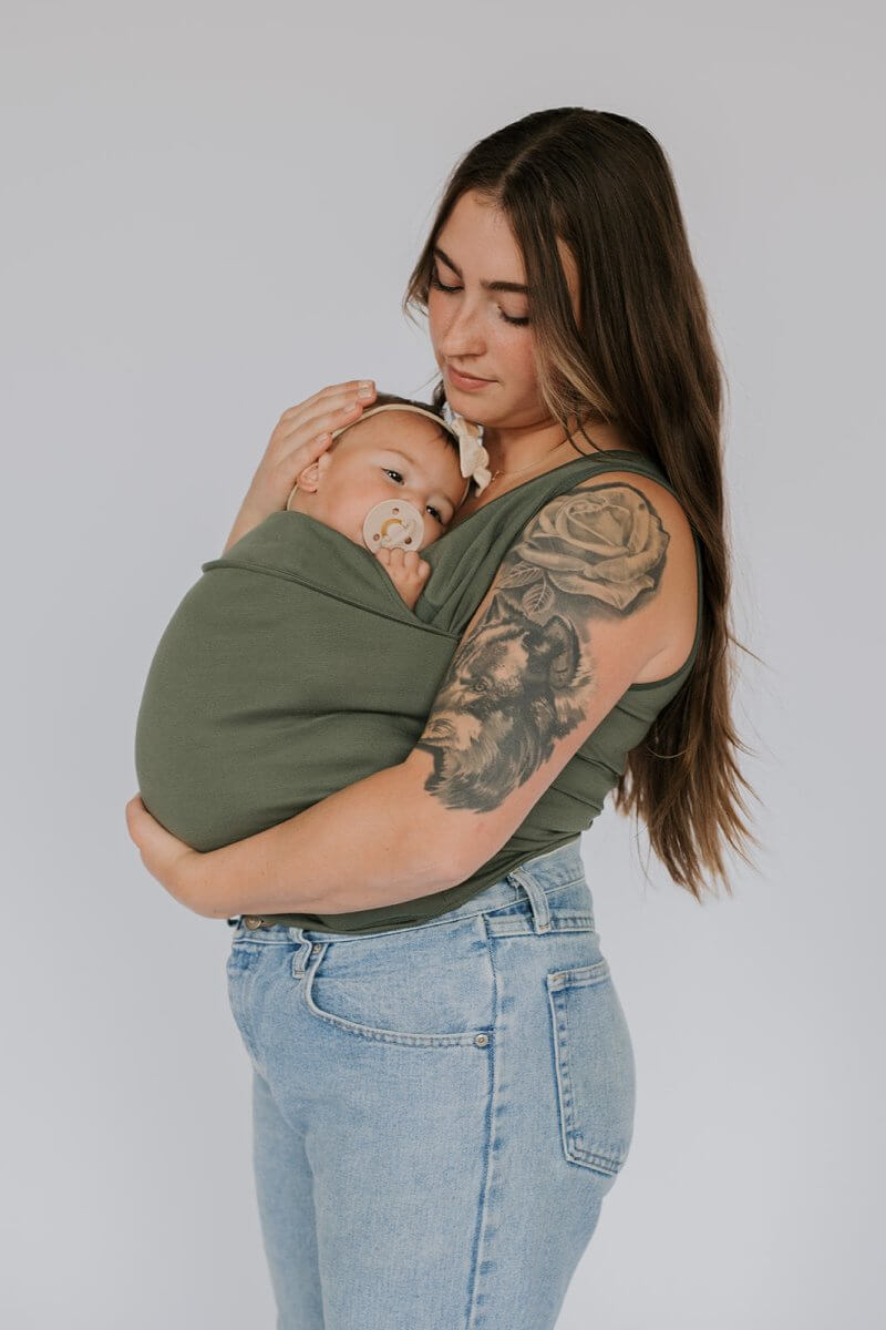 Hands-Free Infant Carrier Shirt for Moms & Dads – Soft Cotton Kangaroo Top with Built-In Pouch for Newborns & Nursing – Bonding Tee for | Thomler