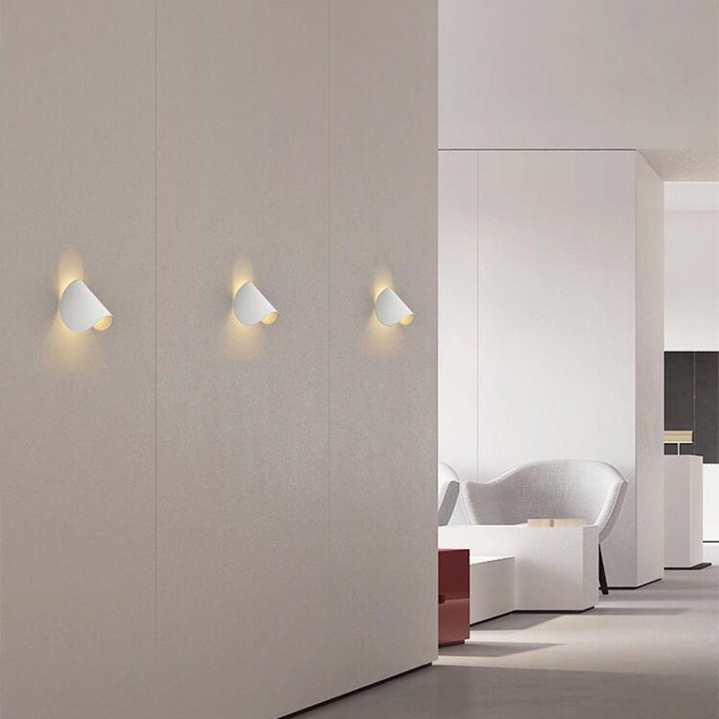 360° Swivel LED Balloon Bear Wall Light for Bedrooms and Living Rooms | Modern Metal Sconce with Rotating Adjustable Head | Thomler