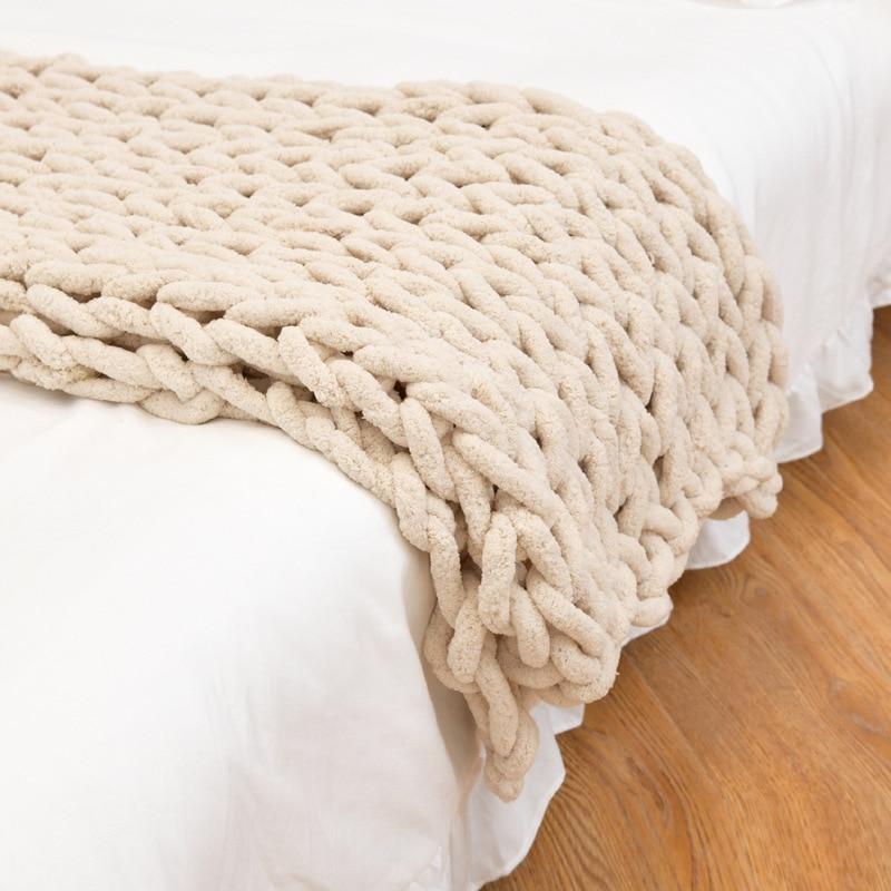 Heavy Cable-Knit Throw Blanket in Soft Chenille Yarn for Sofa, Bed & Living Room – Plush Oversized Knitted Accent Throw | Thomler