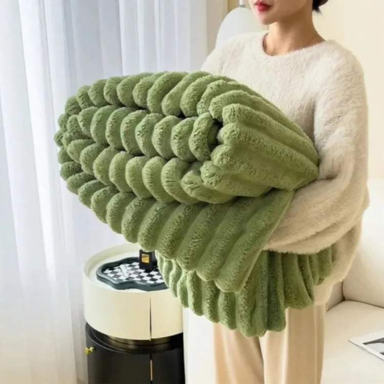 Plush Striped Throw Blanket - Faux Fur Weighted Comfort Blanket for Couch & Bed - Ultra Soft Decorative Stripe Pattern for Living Room & | Thomler