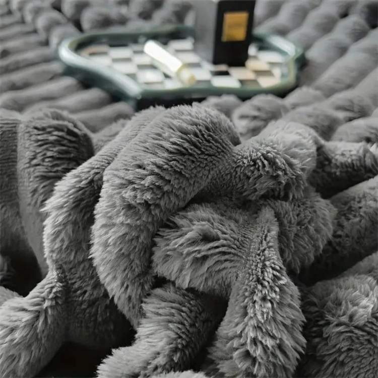 Plush Striped Throw Blanket - Faux Fur Weighted Comfort Blanket for Couch & Bed - Ultra Soft Decorative Stripe Pattern for Living Room & | Thomler