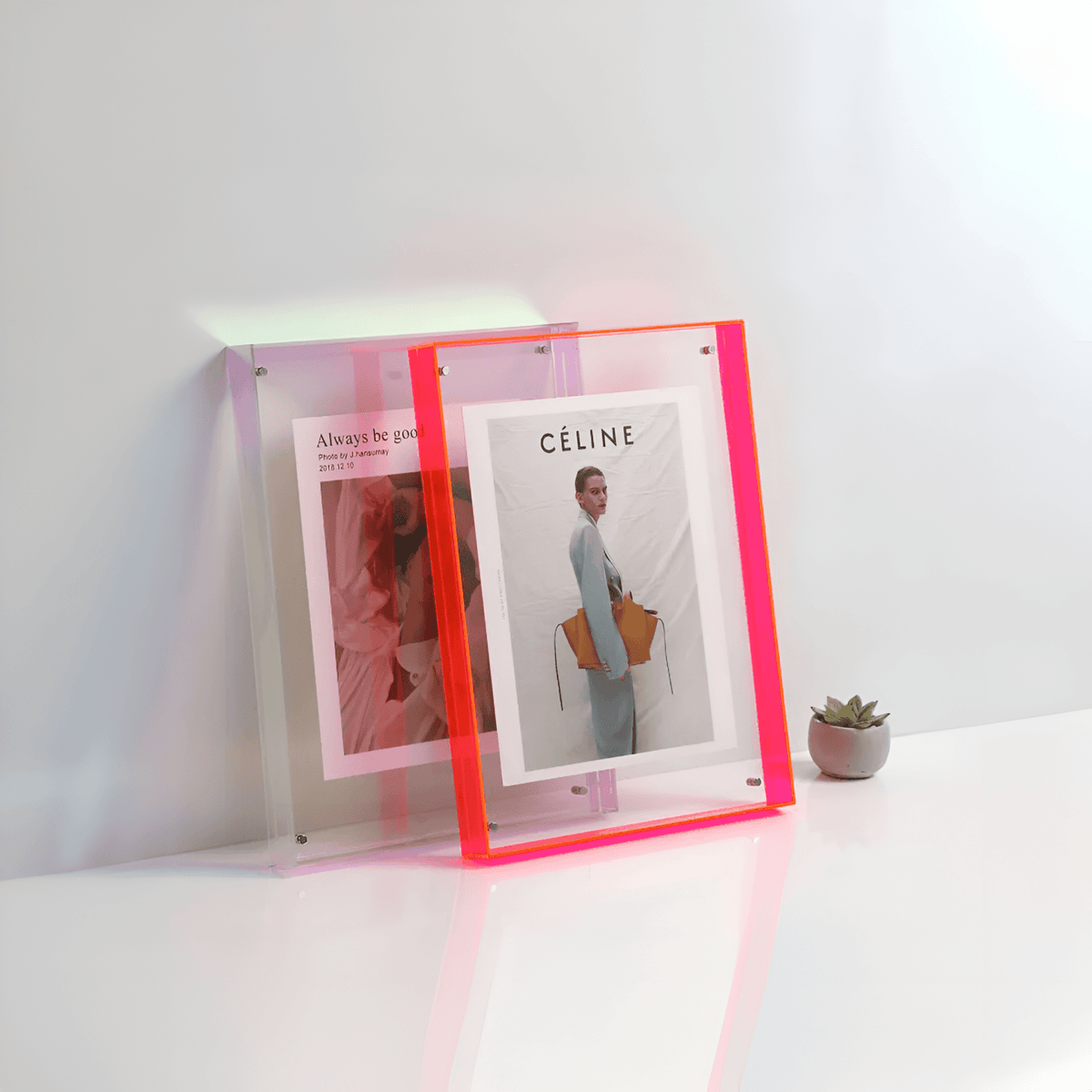 Clear Acrylic Photo Frame for Desktop or Wall Display – Modern Frameless Design for 4×6 to 8×12 Prints | Thomler