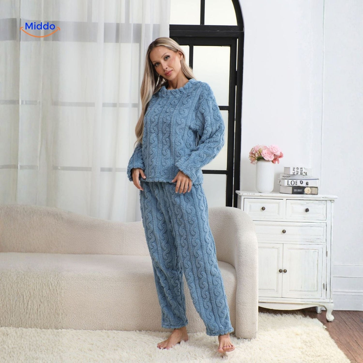 Plush Fleece Pajama Set – Long Sleeve Top & Pants for Women – Winter Loungewear for Cozy Nights at Home | Thomler