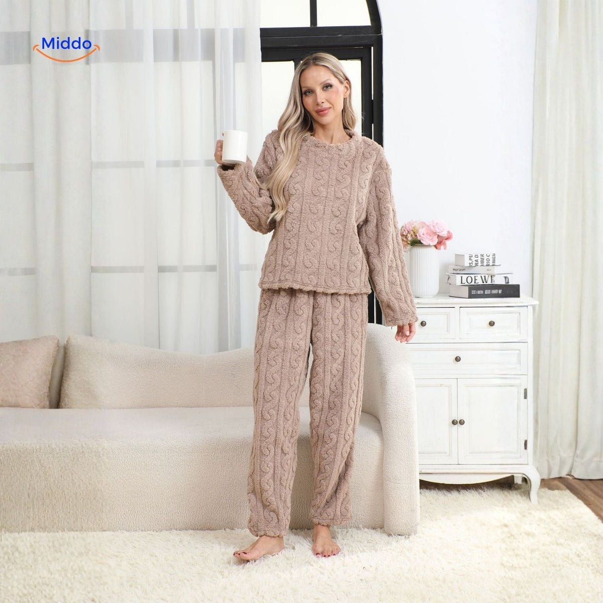 Plush Fleece Pajama Set – Long Sleeve Top & Pants for Women – Winter Loungewear for Cozy Nights at Home | Thomler
