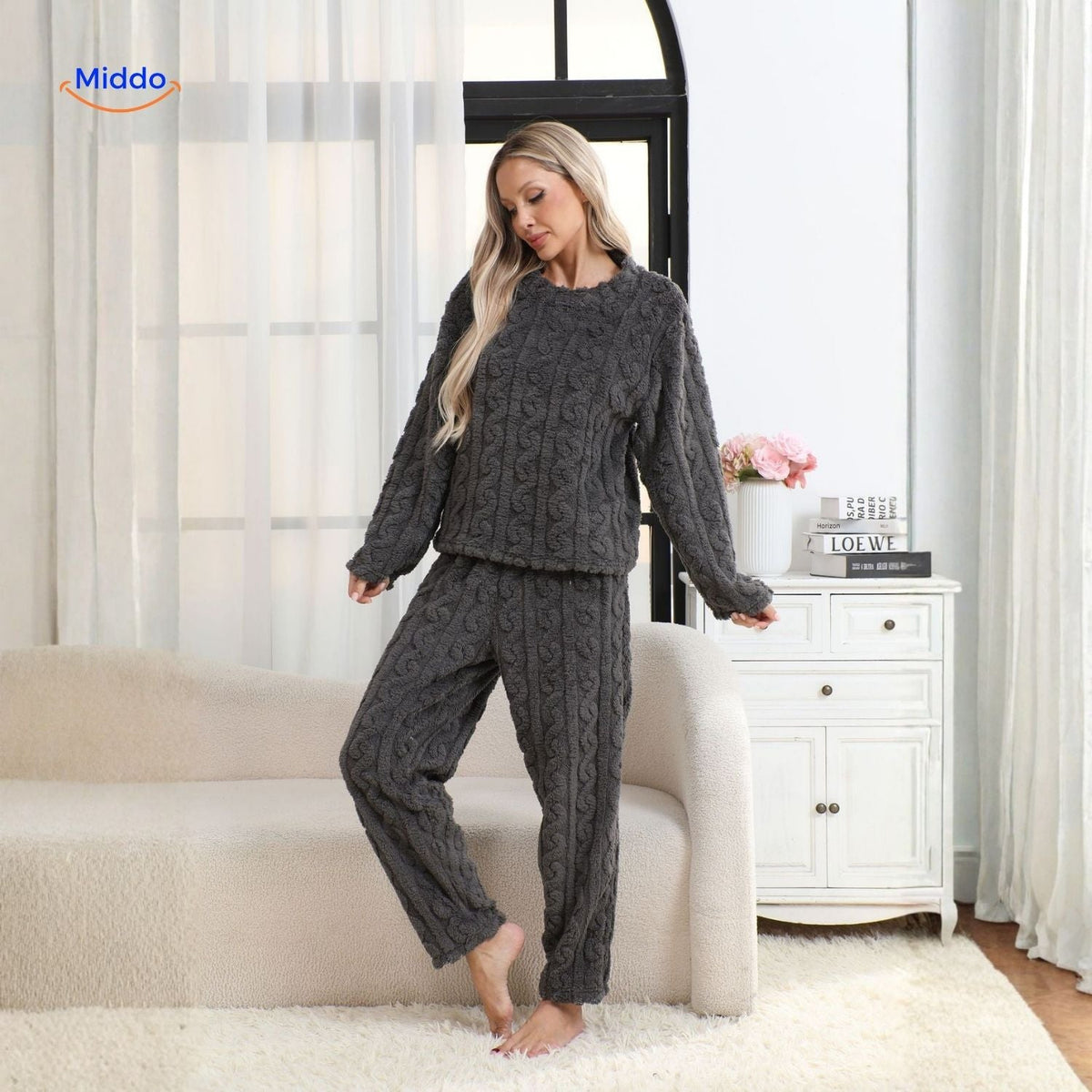 Plush Fleece Pajama Set – Long Sleeve Top & Pants for Women – Winter Loungewear for Cozy Nights at Home | Thomler