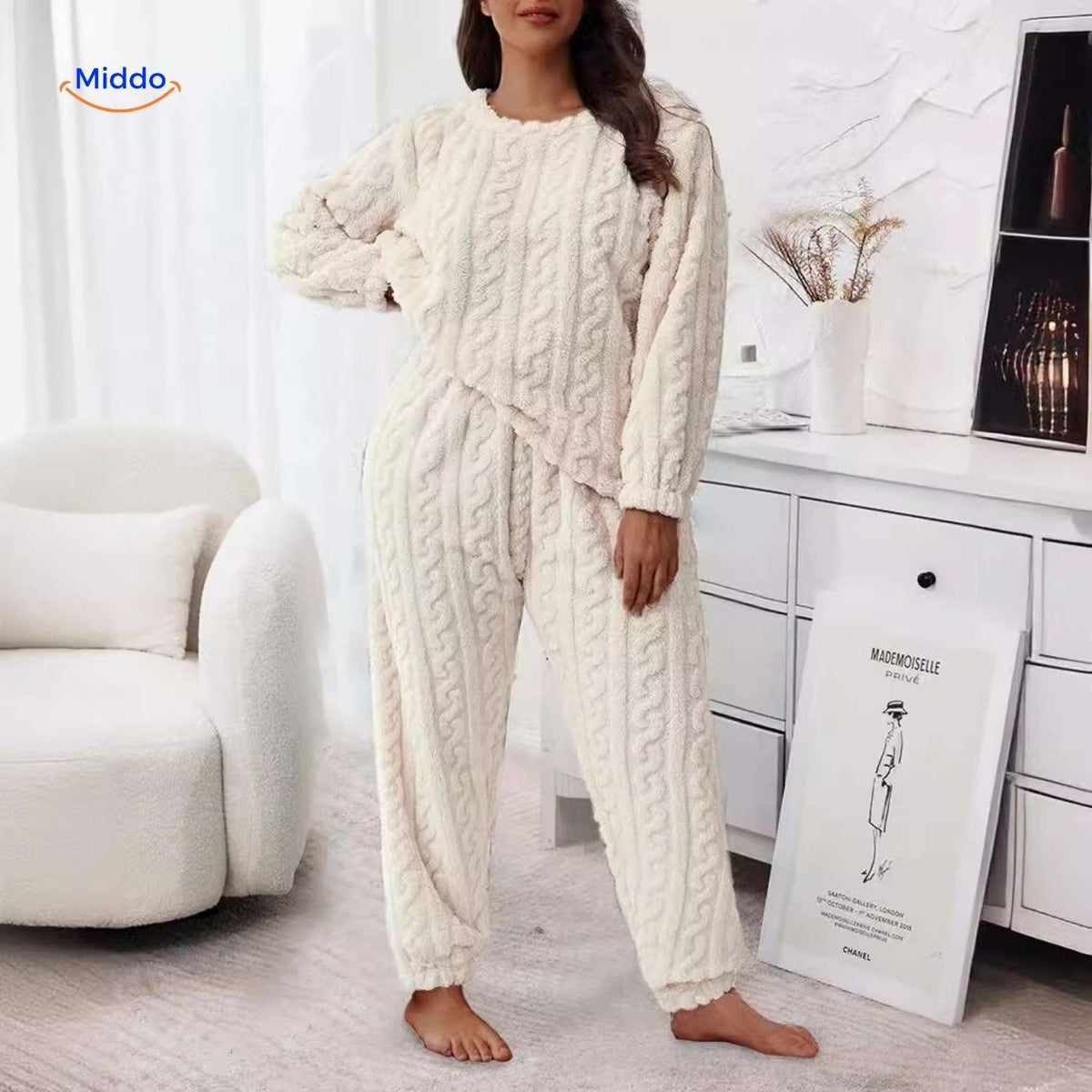 Plush Fleece Pajama Set – Long Sleeve Top & Pants for Women – Winter Loungewear for Cozy Nights at Home | Thomler