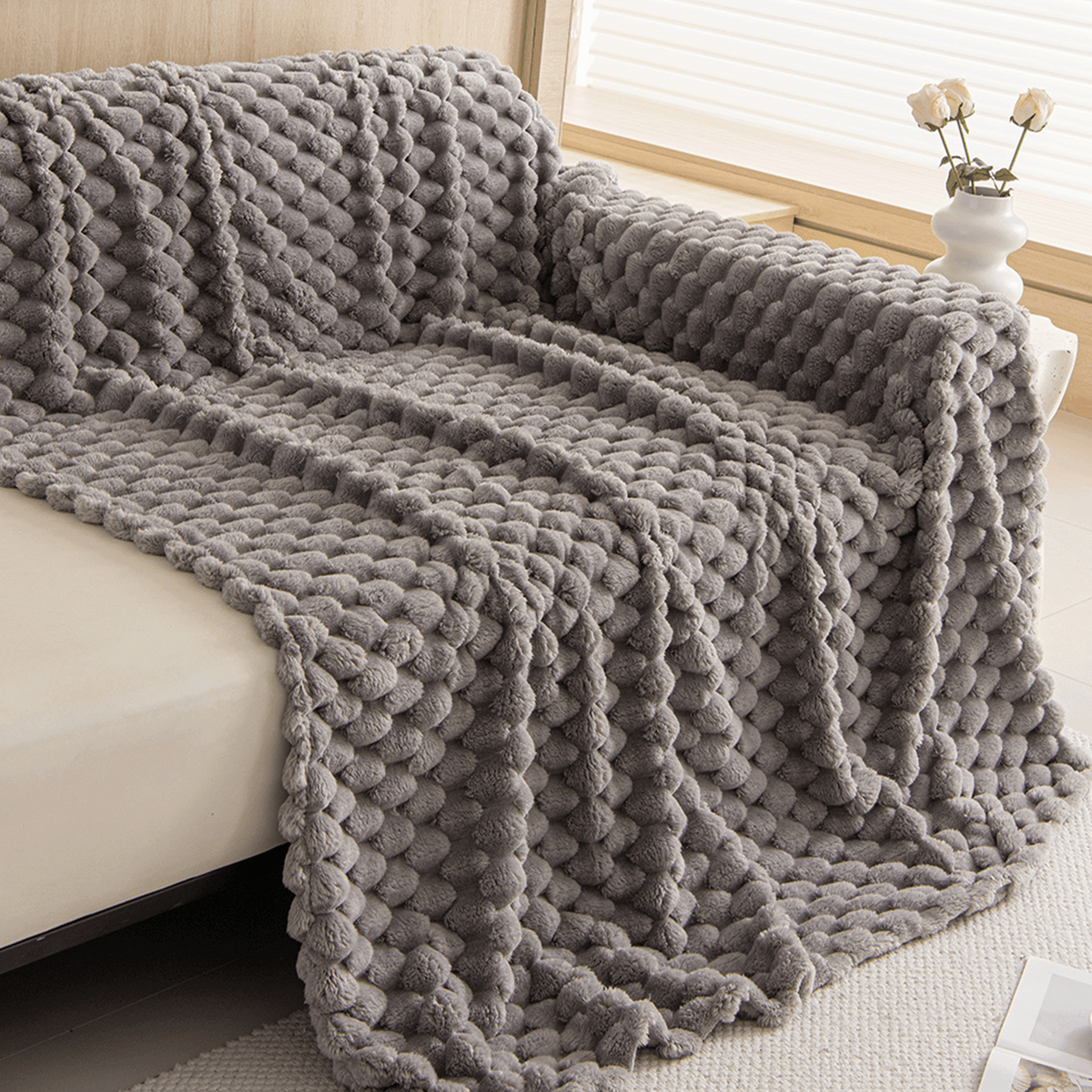 Machine-Washable Furniture Throw Blanket for Sofas & Couches – Pet Hair & Spill Resistant | Thomler
