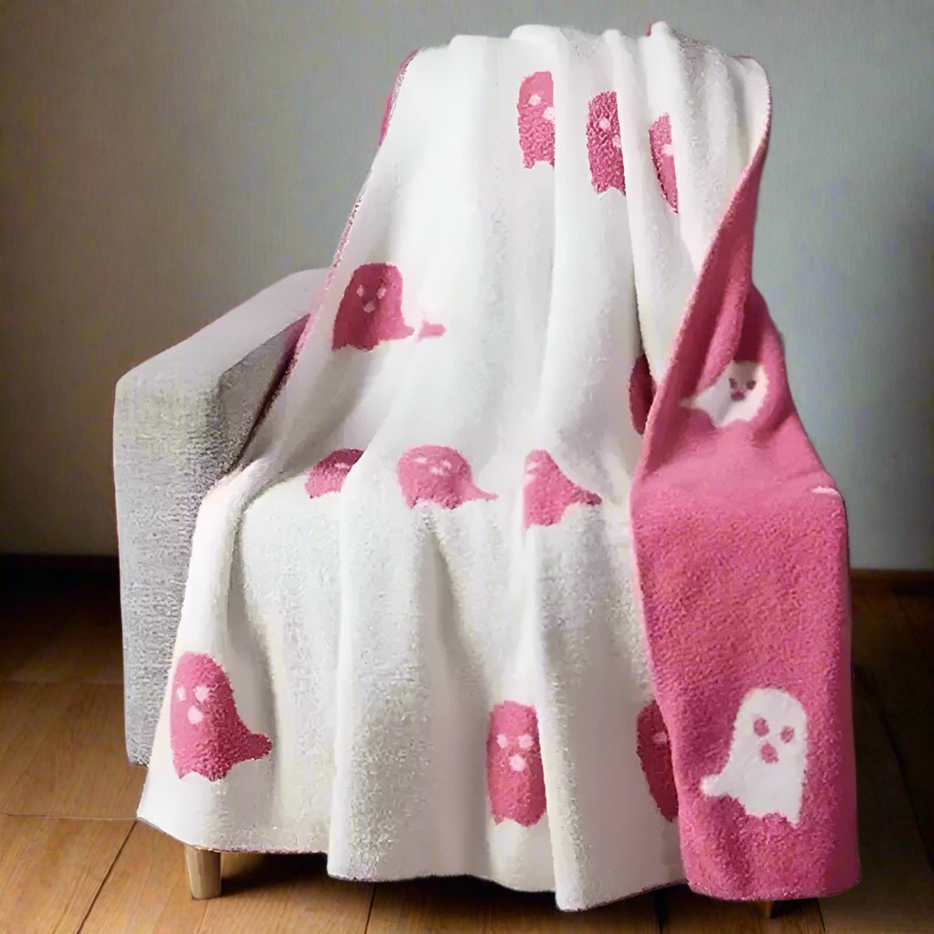 Reversible Chenille Throw Blanket with Playful Ghost Print – Soft Flannel Layer for Living Room & Bedroom | Thomler