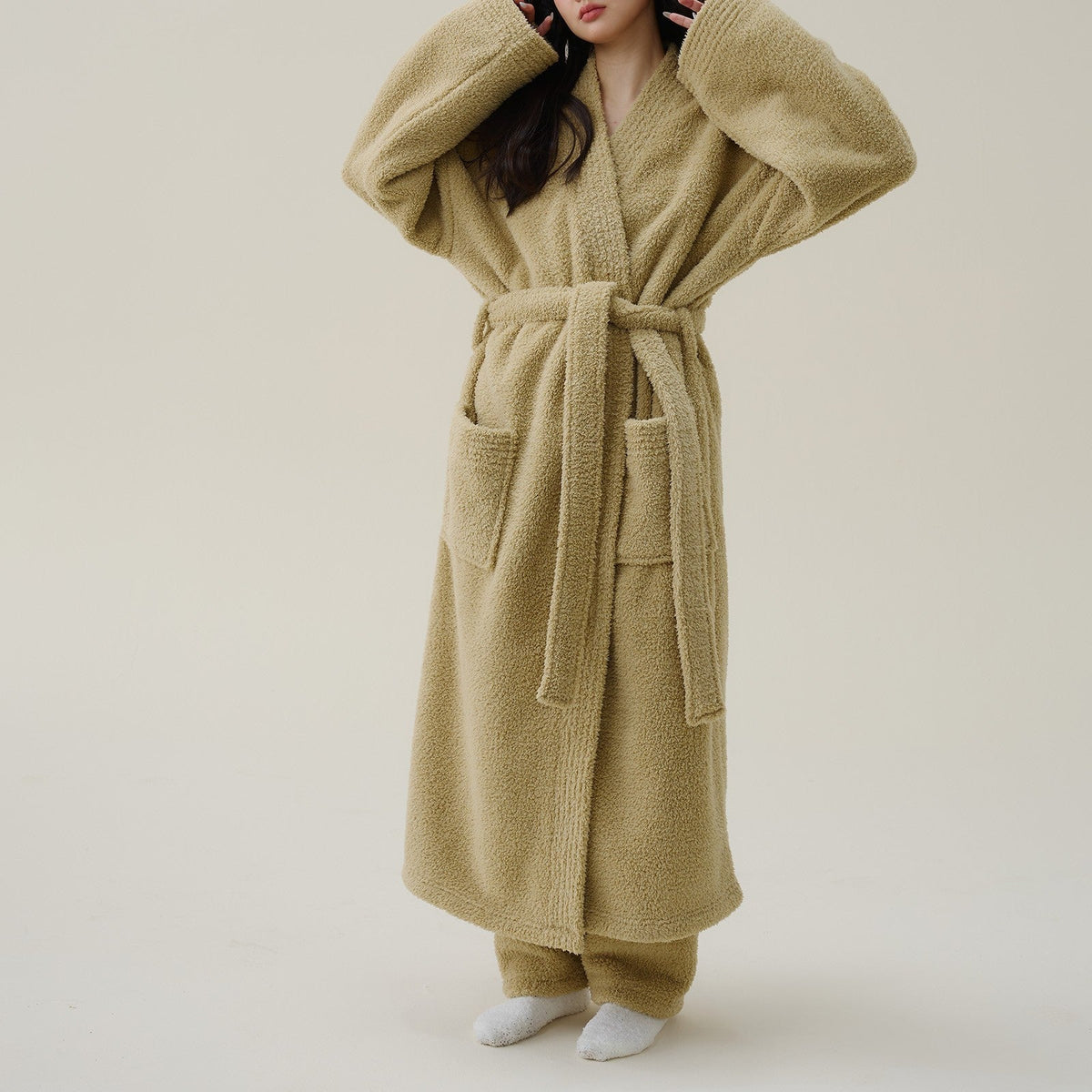 Women's Plush Fleece Robe – Long Kimono Style Bathrobe for Winter Warmth & Relaxation at Home | Thomler