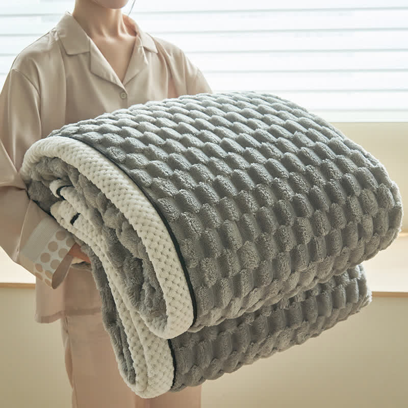 Reversible Plush Throw Blanket - Ultra Soft Coral Fleece - Queen & Full Size - Lightweight Polyester - Cozy Cover for Couch Sofa Bed | Thomler