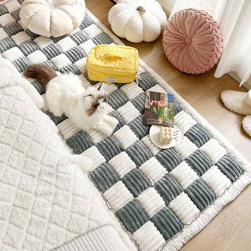 Chenille Pet Blanket with Non-Slip Backing – Plush Furniture Protector for Dogs & Cats – Machine Washable Couch Cover | Thomler