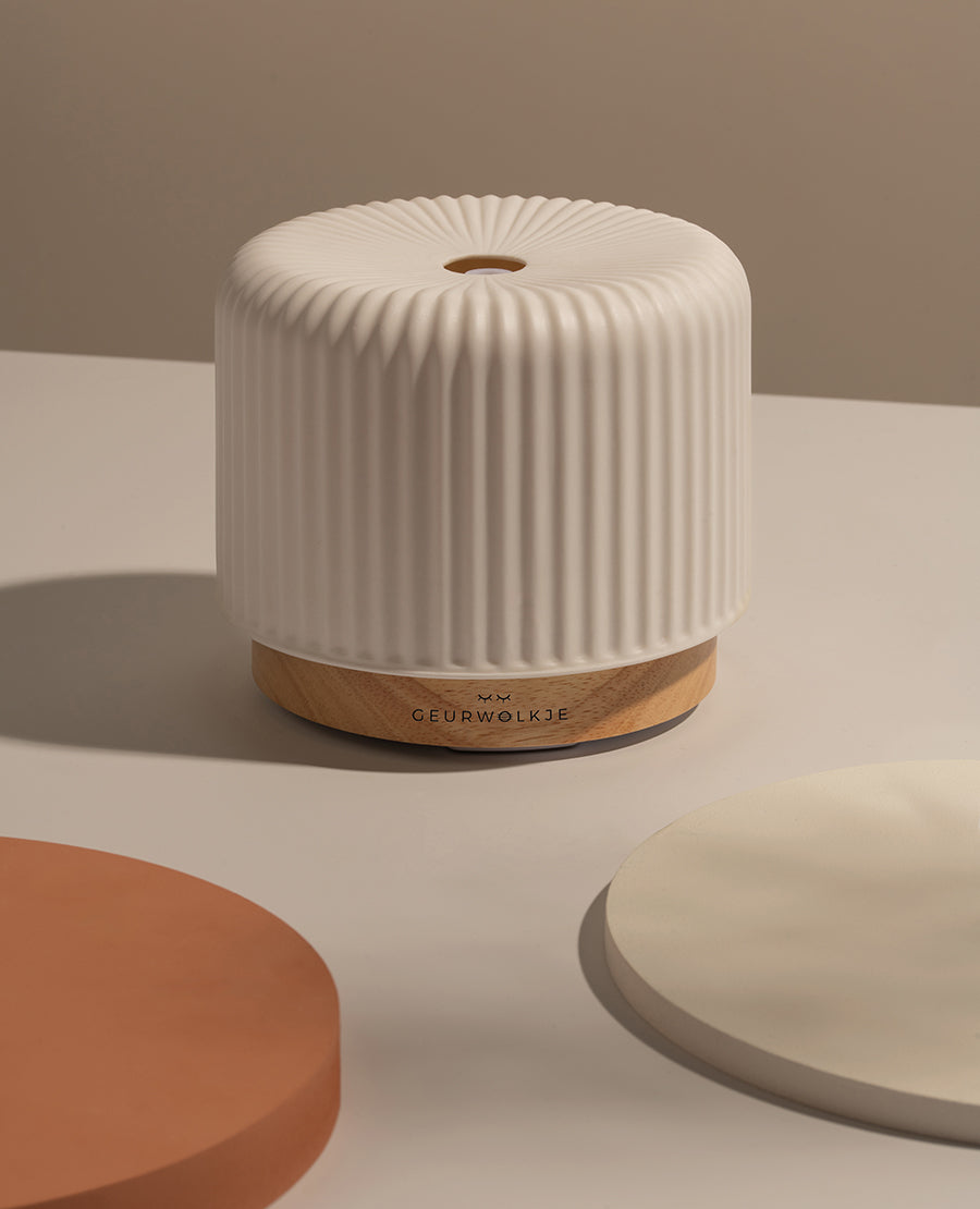 Ceramic Aromatherapy Diffuser with Ultrasonic Mist Technology, 200mL Capacity & LED Ambient Light for Home, Bedroom & Office | Thomler