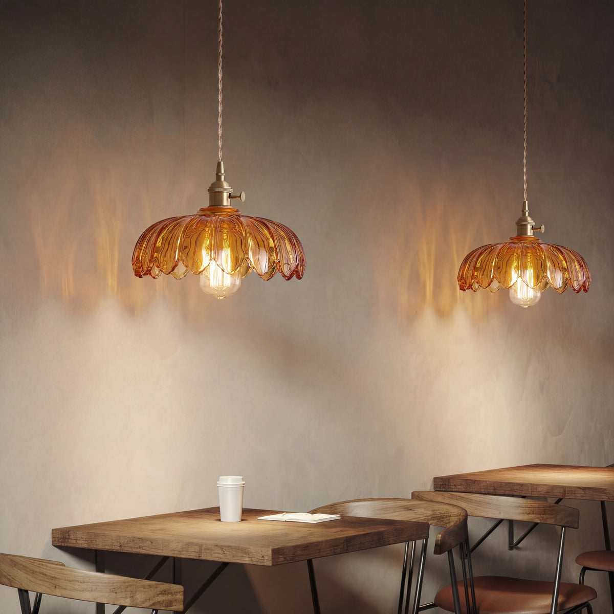 Sculptural Glass Pendant Light – Vintage-Inspired Flower Shade – Adjustable E27 Socket for Kitchen, Dining Room & Bar | Thomler