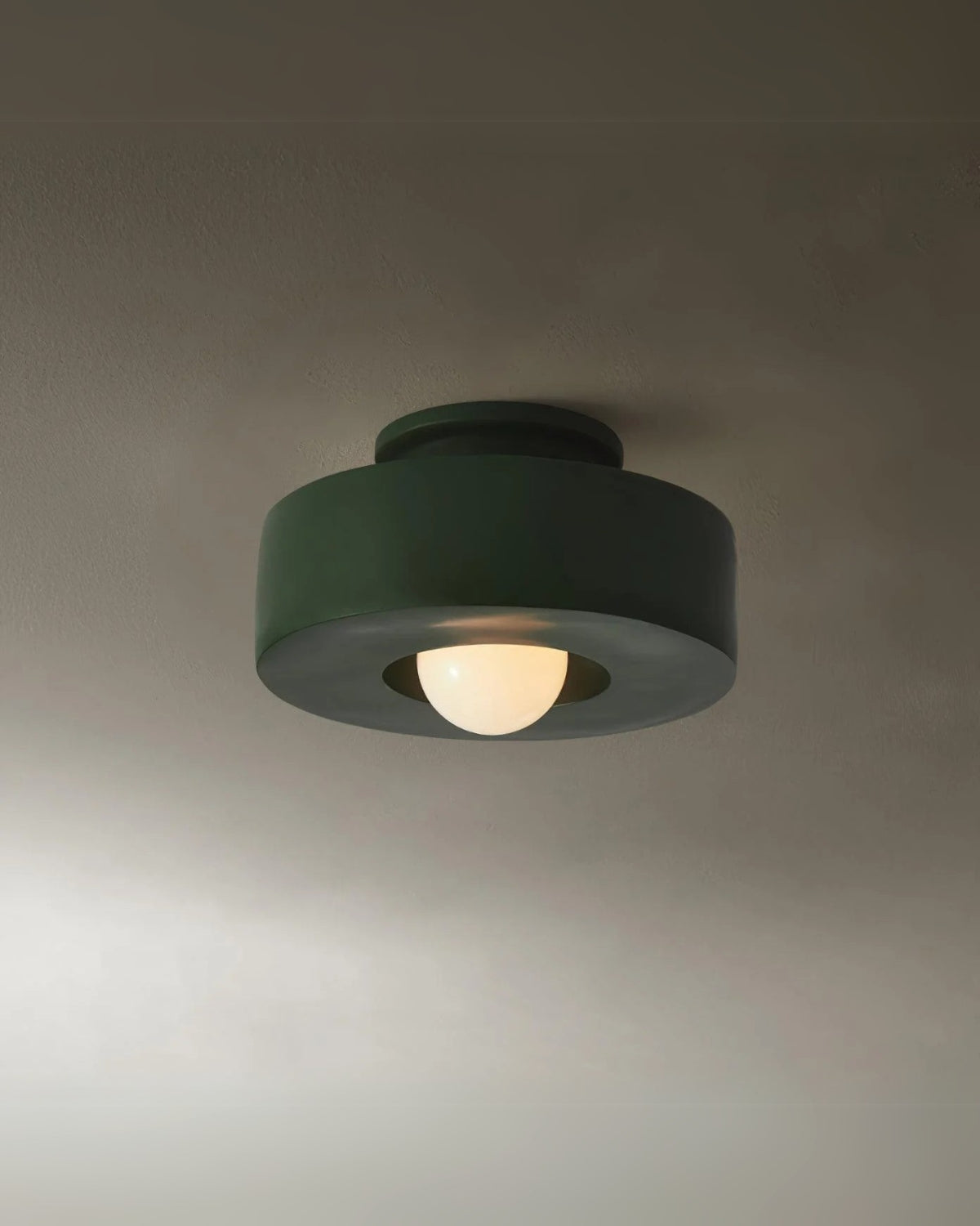 Moderne ronde plafondlamp van resin met geïntegreerde LED – minimalistische flush mount designlamp 30 cm | Sansoti
