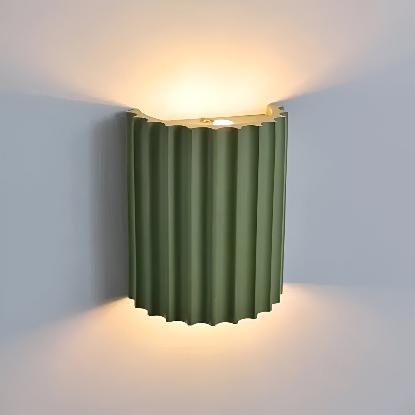 Wall Lamp Resin 16.0 cm Green Wavy Bedroom Hallway Ambient Lighting Nordic Sculptural Accent Light | Thomler