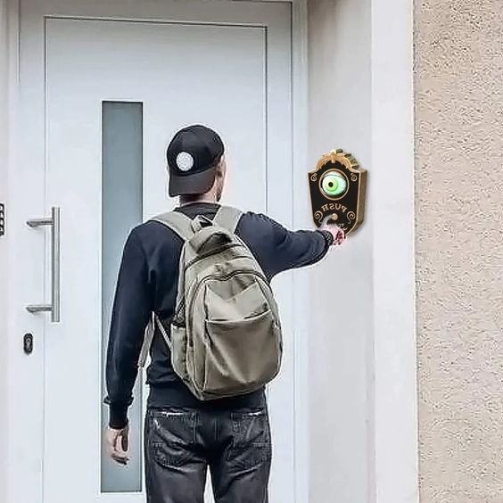 Interactive Halloween Door Greeter with Motion Eye & Sound Effects – Battery Powered | Thomler